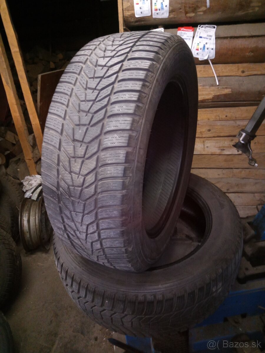 Predám 2ks zimné pneu Hankook 235/55R18 dezen5,5-6mm