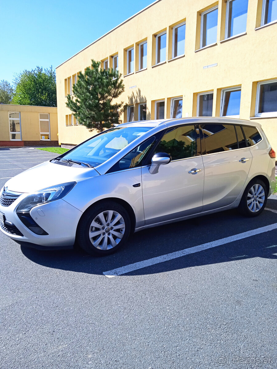 Opel zafira tourer 7miestne