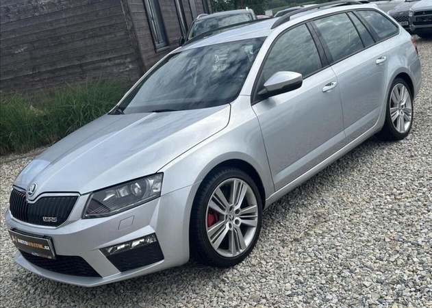 Škoda Octavia 2,0 TSI RS 162kW 8000Km benzín manuál 162 kw