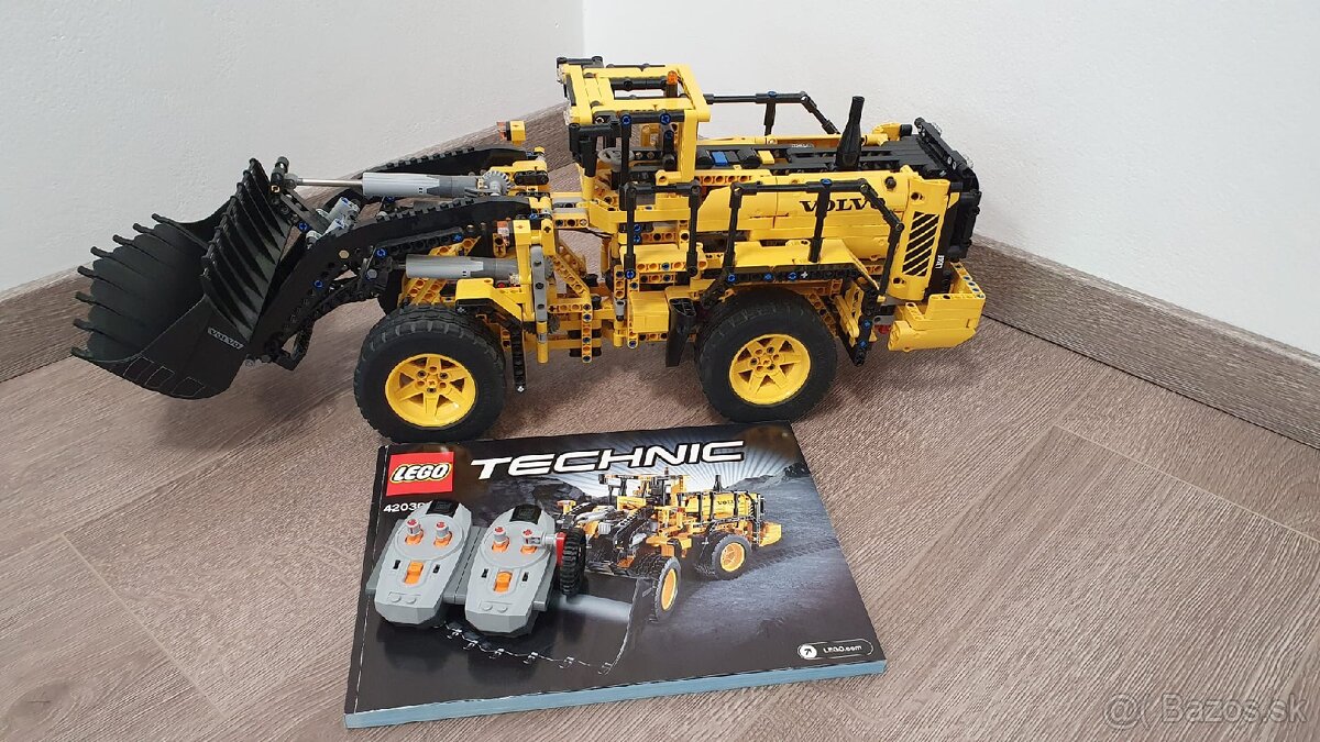 LEGO® Technic 42030 Volvo L350F Kolesový nakladač