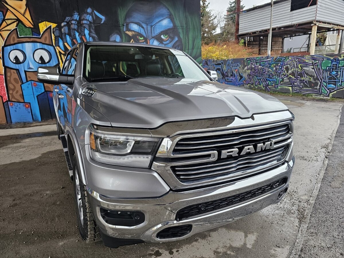 Dodge RAM Laramie 5.7L V8 295kw HEMI 4WD A/T