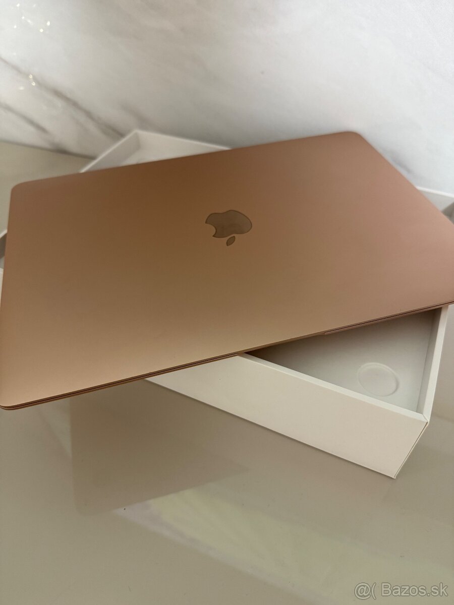 Predám MacBook 13” 2020 256GB