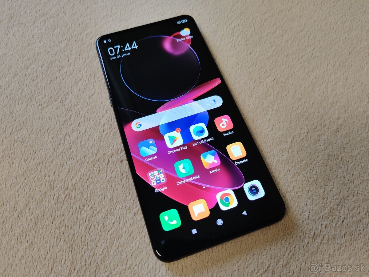 Xiaomi Mi Mix 3 - 5G.  6gb/128gb.  Tmavá metalíza šedá.