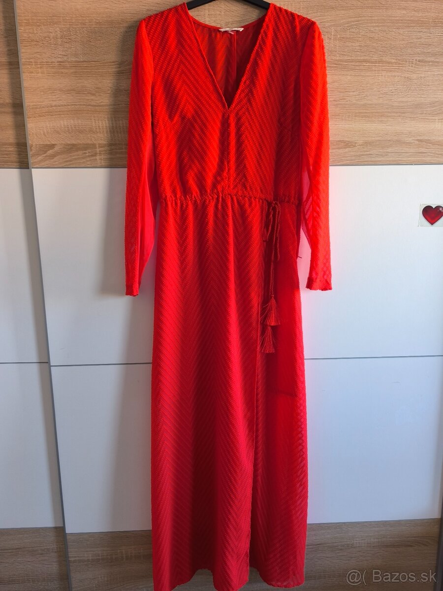 Dlhé červené dámske šaty