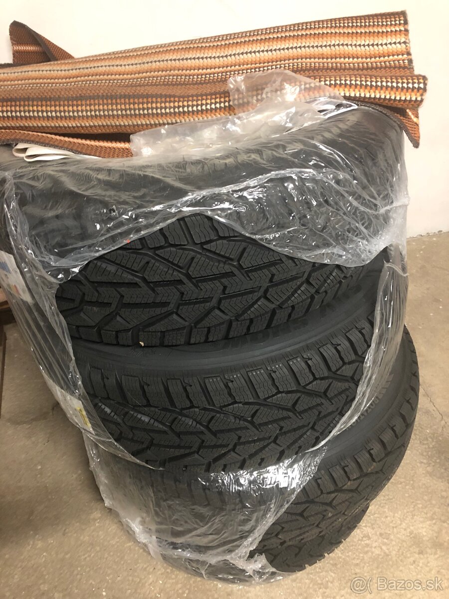 Kormoran SUV SNOW 225/60/R17