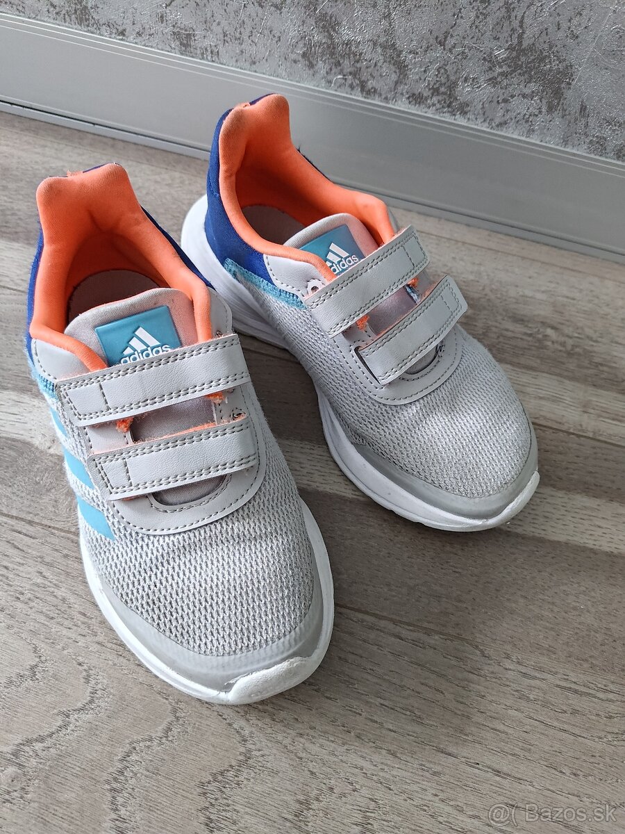 Tenisky Adidas 32