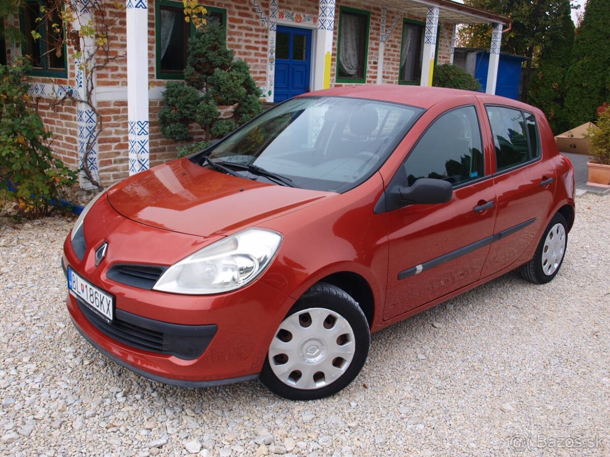 Renault Clio 1,2 i - 4 valec