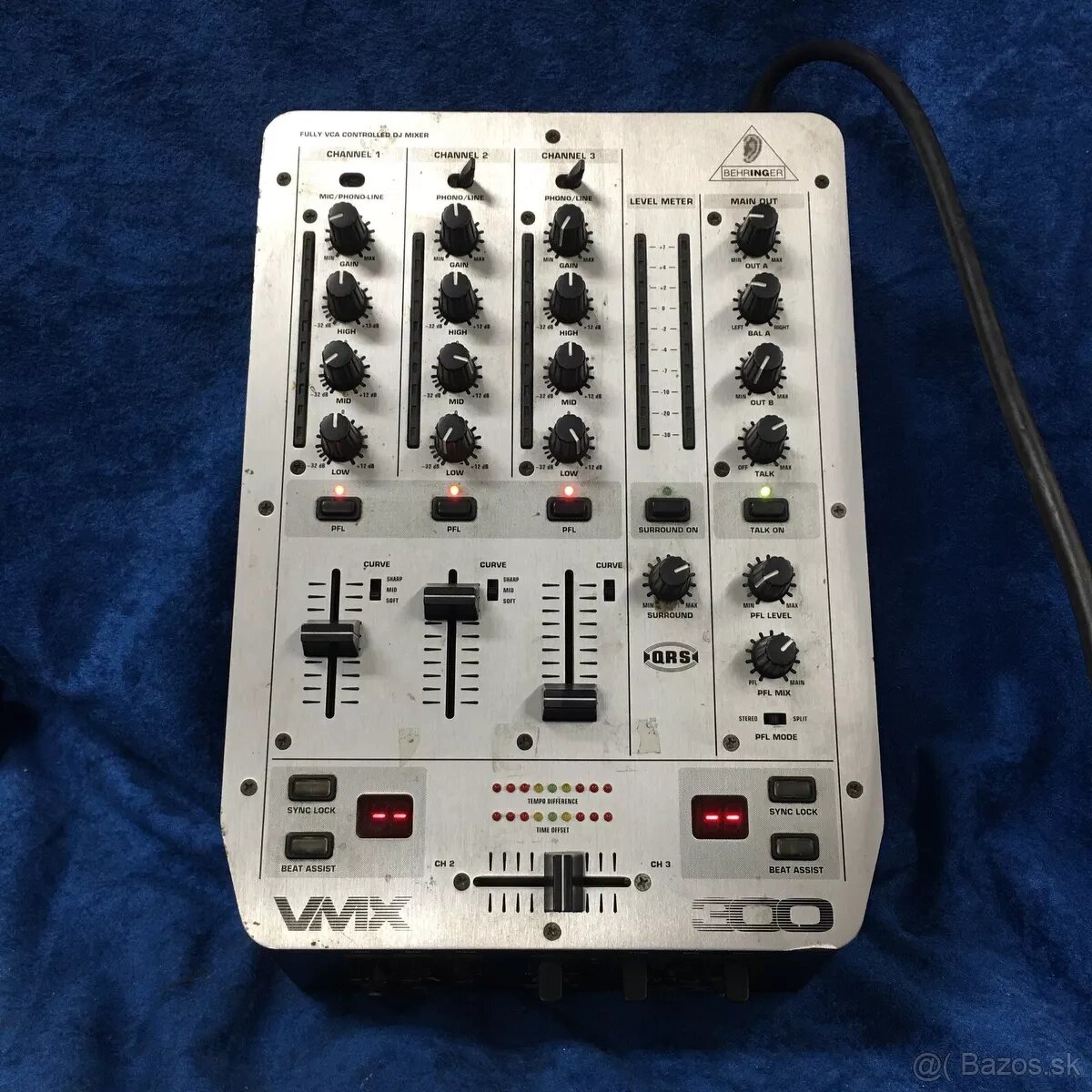 MIx behringer pro mixer vmx 300