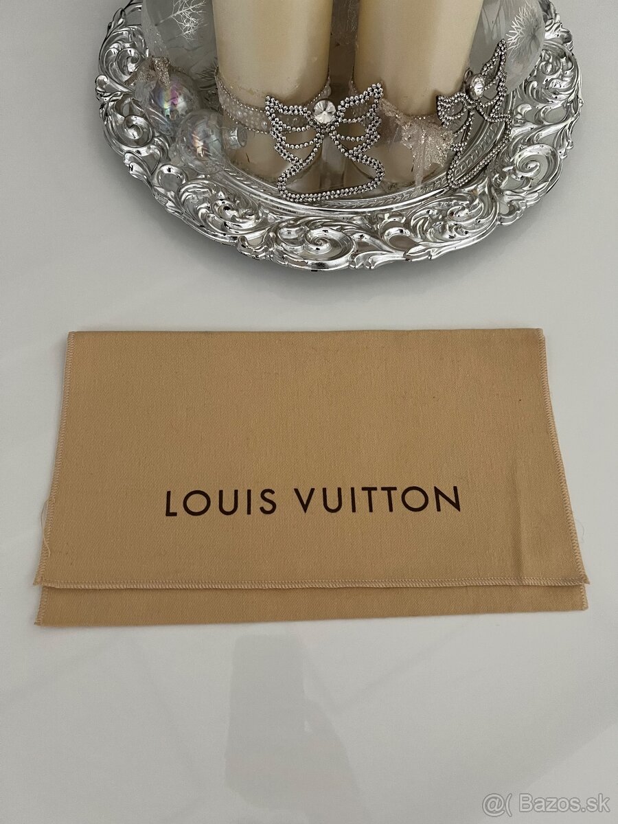 Louis Vuitton dustbag na kabelku