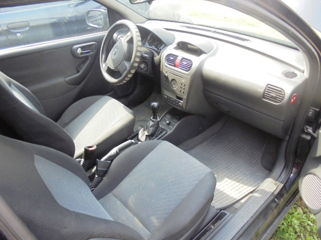 Rozpredám na diely Opel Corsa C 1.7dti