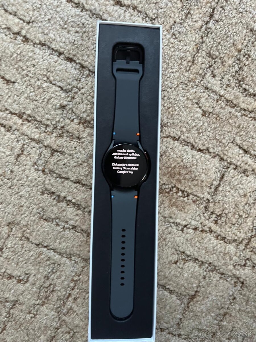 Samsung Galaxy Watch FE čierne