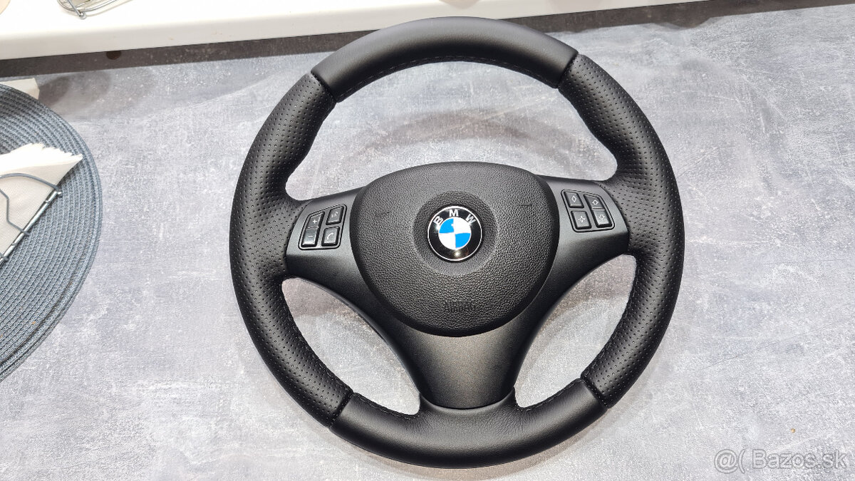 VOLANT BMW E90 E91 E92 E93 E87 E84