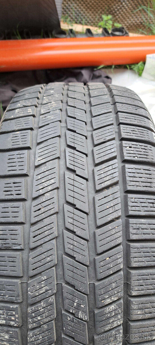 1x Pirelli zimna 225/40R18