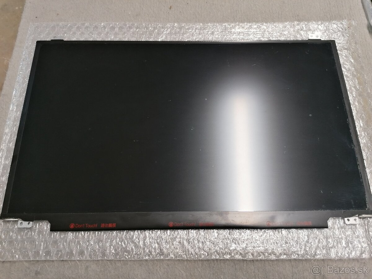 LCD monitory notebook