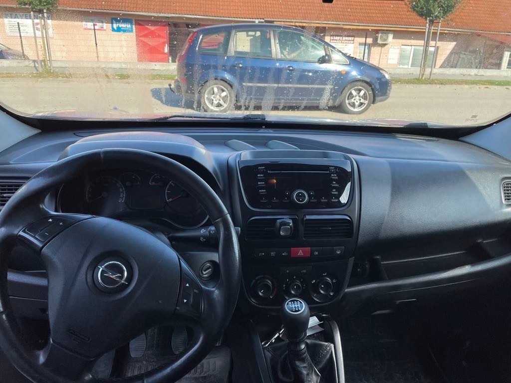 Opel combo 1.6 77kw