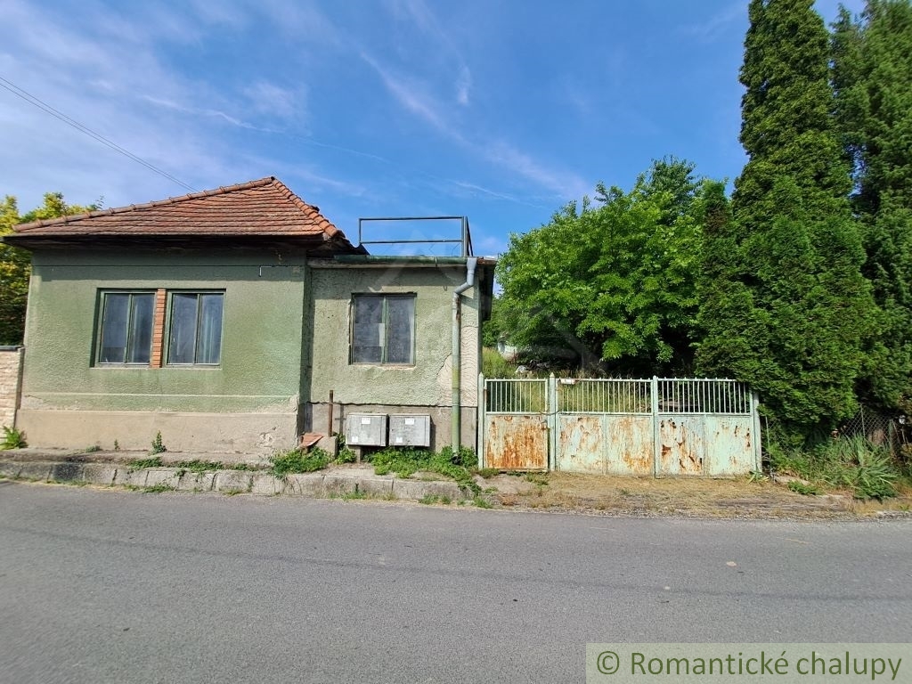 Znížená cena  - Vidiecky dom v Zlatne pod Tribečským pohor