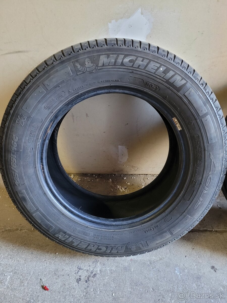 2ks Michelin 225/65 R16 C