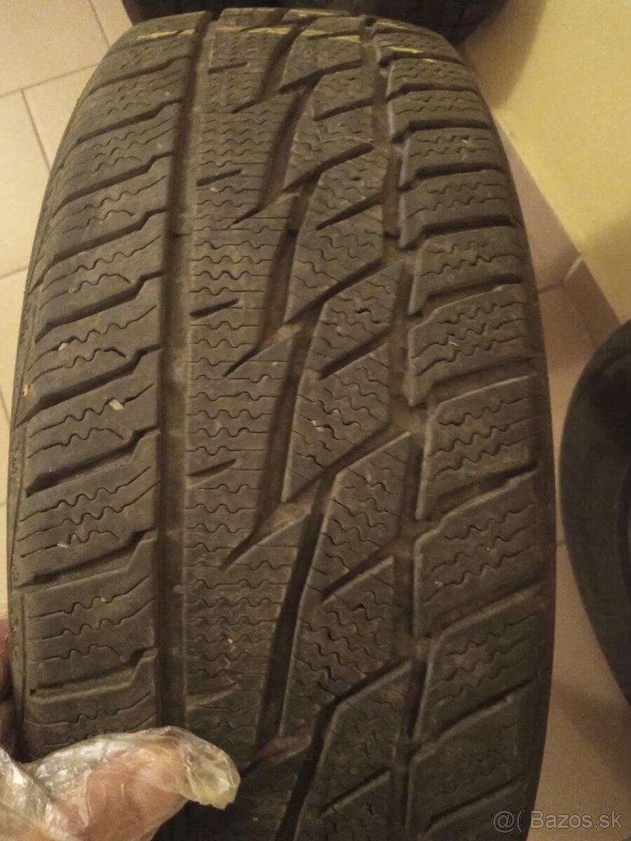 Predám 4ks zimné pneumatiky 185/60r15 matador