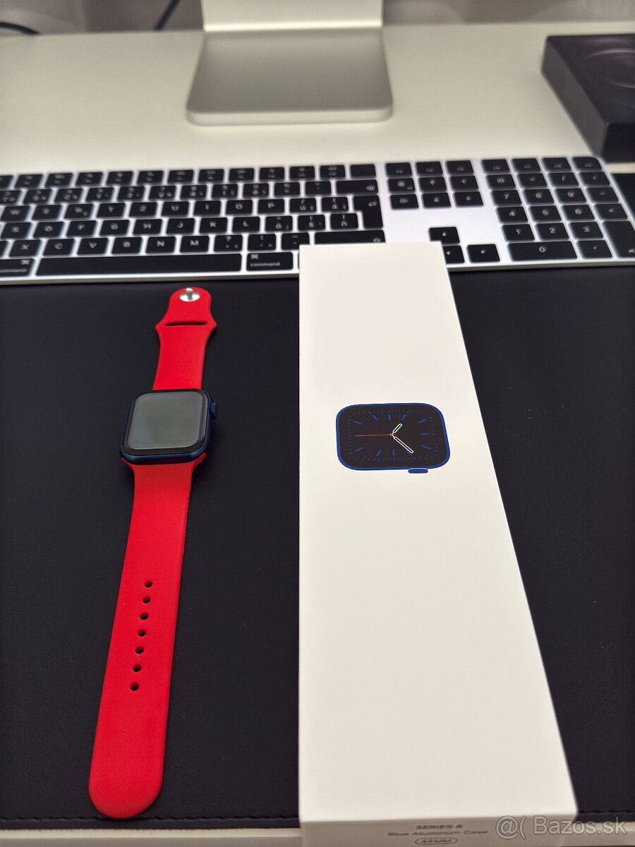 Apple Watch Series 6 44 mm – modrá farba