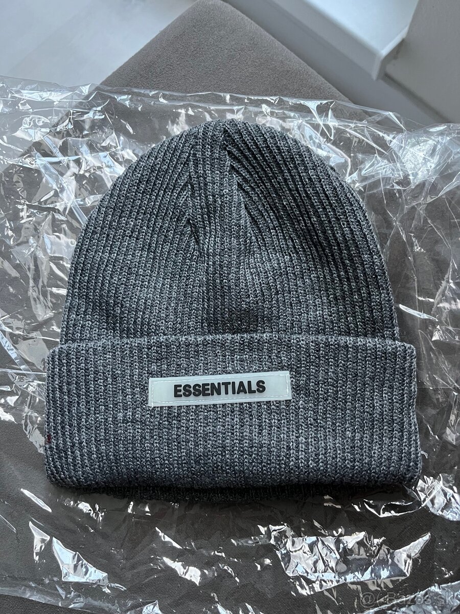 Essentials beanie