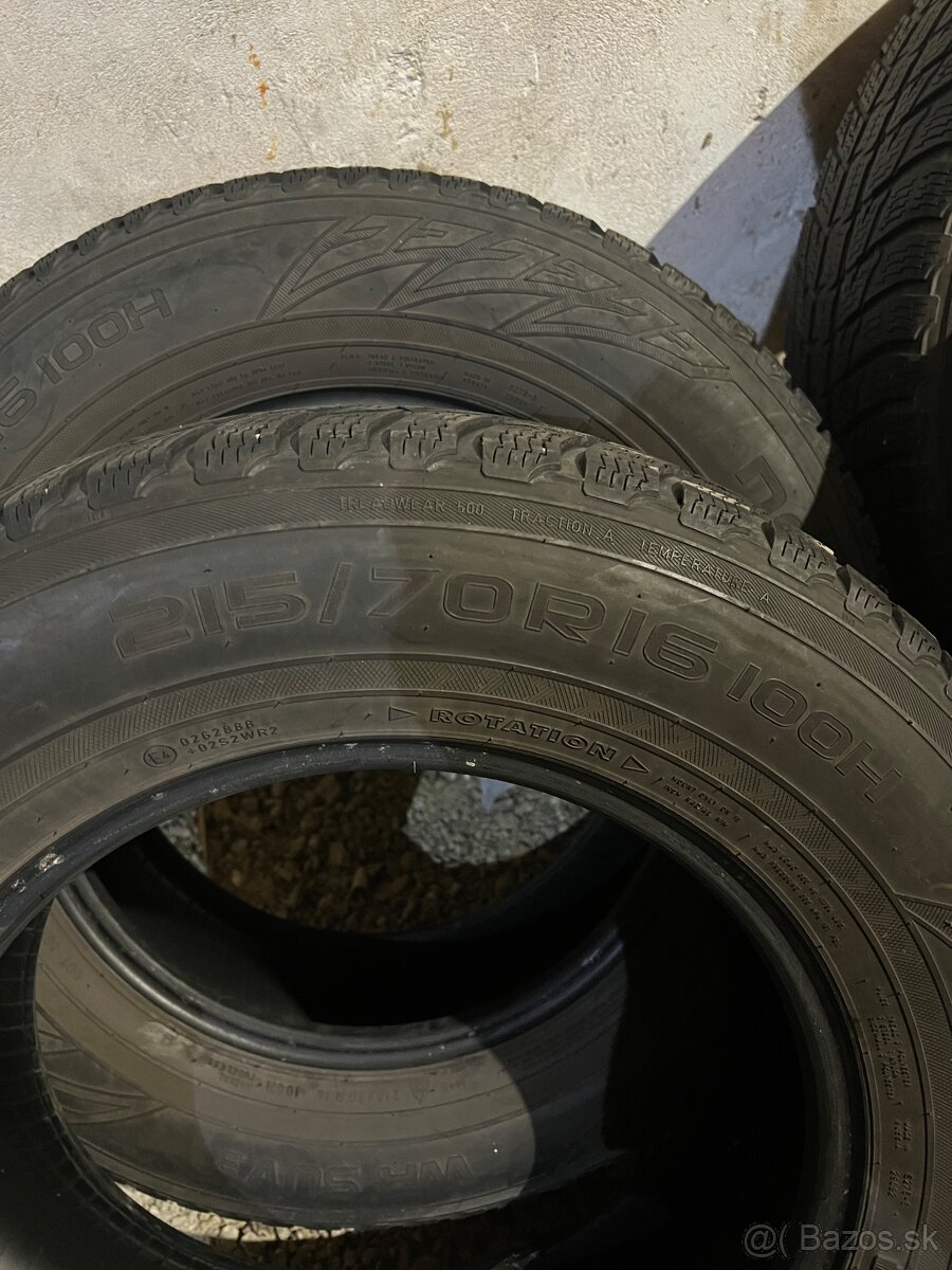 Nokian WR SUV  215/70 R 16