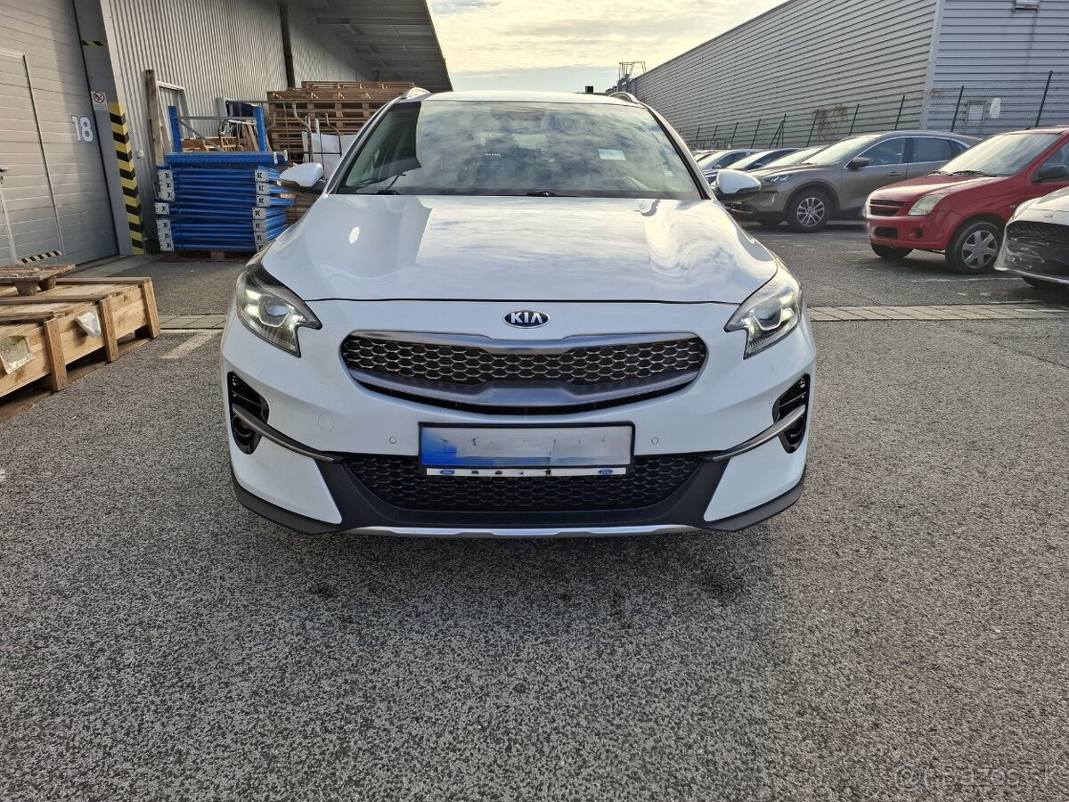 Predám Kia Xceed 12/2019 , 1.4T-GDi , Platinum , AT7 103kw