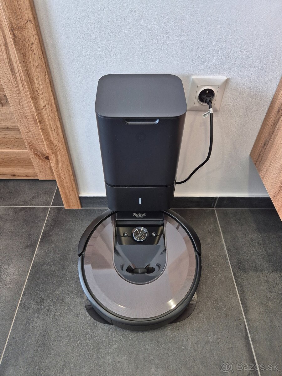 iRobot Roomba i7+