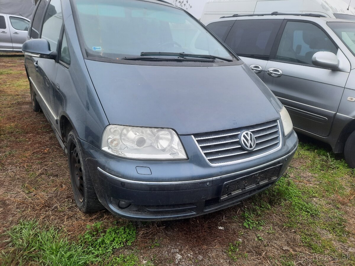 Rozpredam Volkswagen Sharan 1,9tdi 85kw AUY, Facelift.