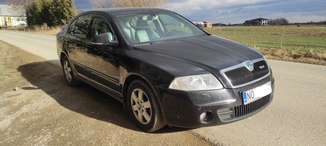 Škoda Octavia 2 sedan 103kw automat koža