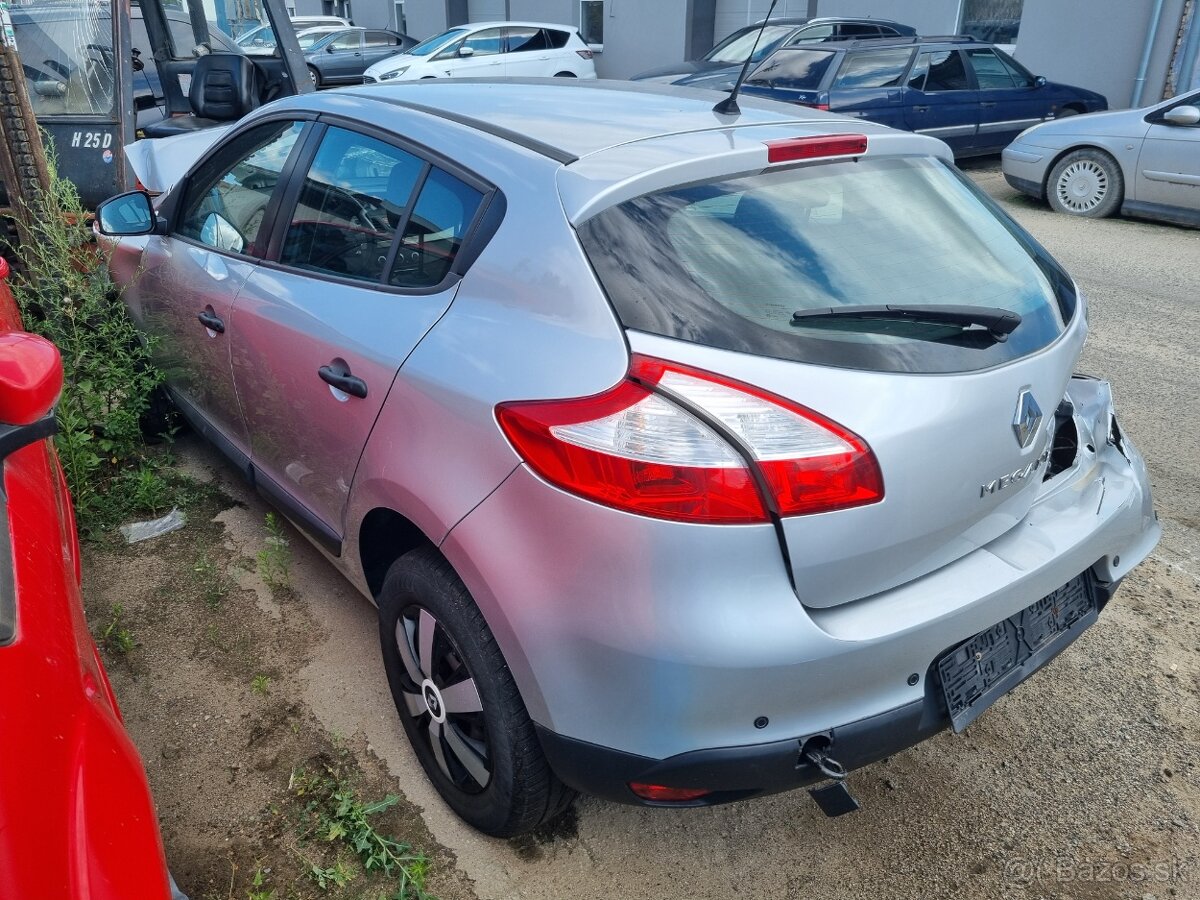 Renault megane 1.6i 16v,74kw,2010,5DV,klimatizace