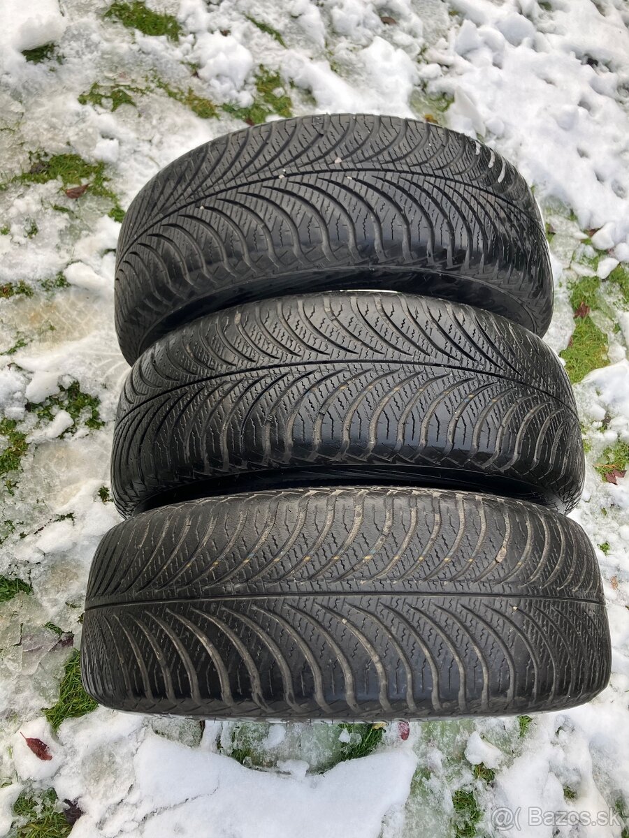 ^Zimne pneu GoodYear 195/65 R15