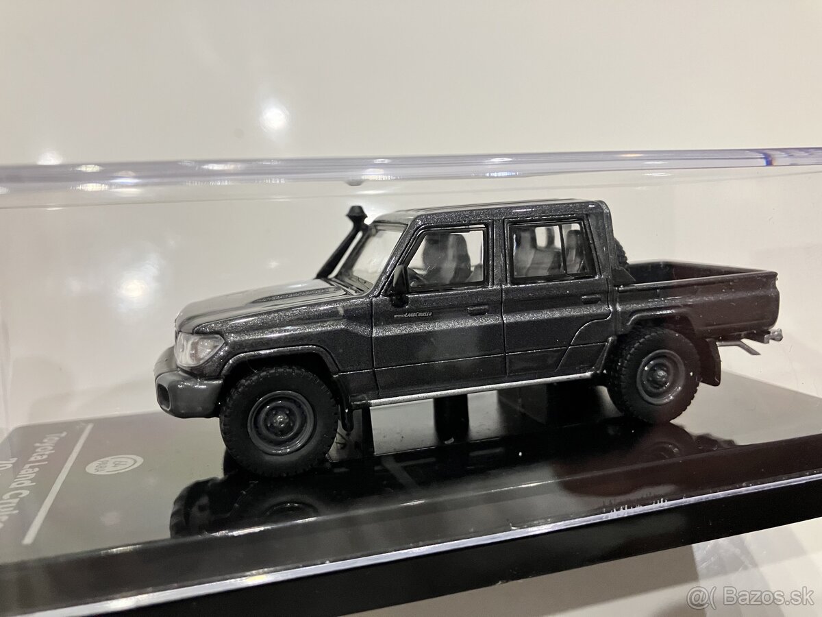 1:64 Toyota Land Cruiser