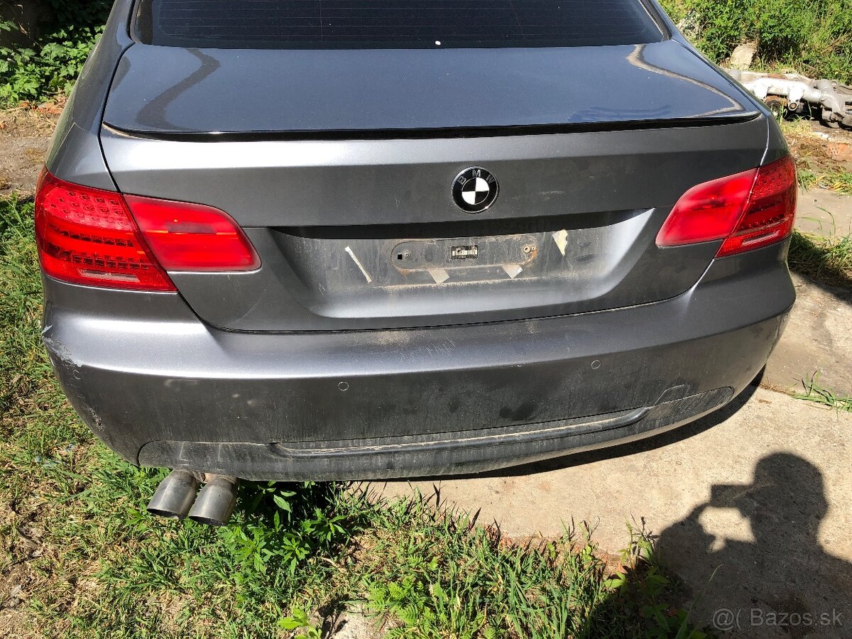 Predam predne a zadne facelift svetla z E92 coupe