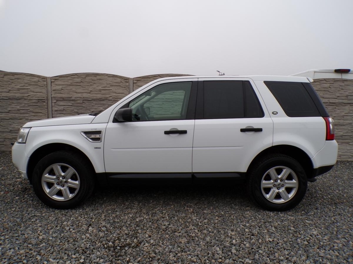 Land Rover Freelander 2.2TD4 4x4 150PS AUT TOP STAV