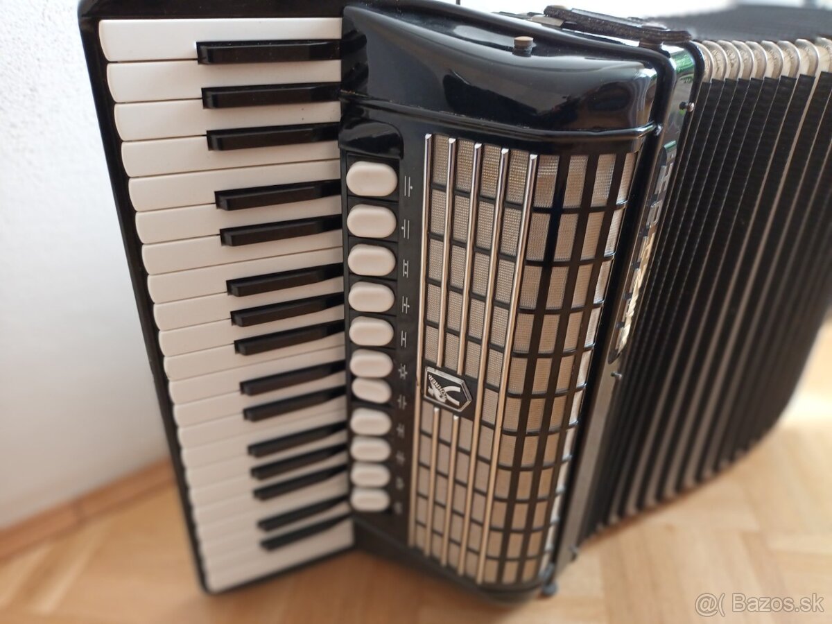 Akordeón Hohner Tango lV