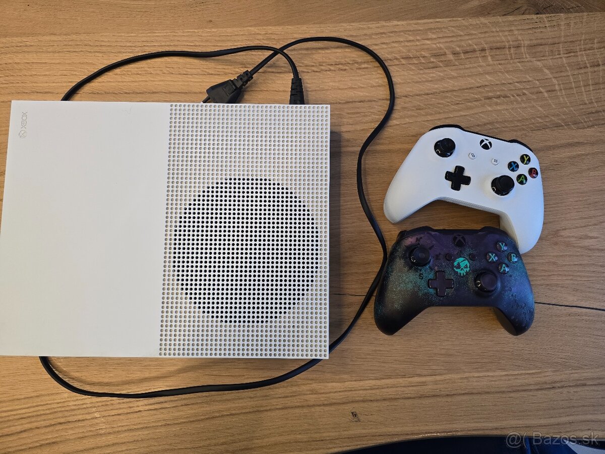 XBOX ONE S 500GB + 2 ovladače + Kinect + Hry