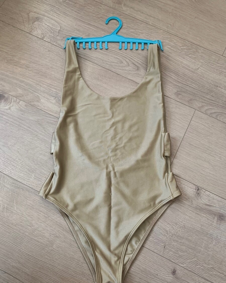 TRENDY GOLD PLAVKY LUXUSNEJ ZNAČKY"IFLOW"-20% LYCRA, SPF 50