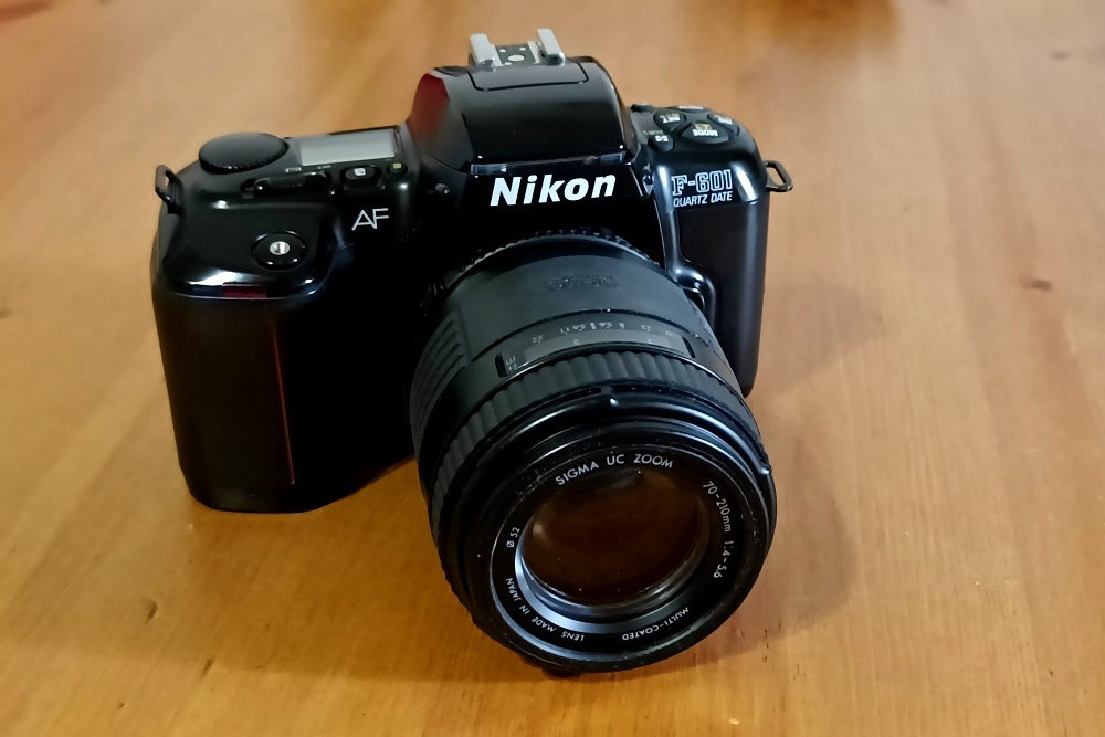 NIKON F-601 AF (Sigma UC Zoom70-210 MC Lens Japan) - 1987