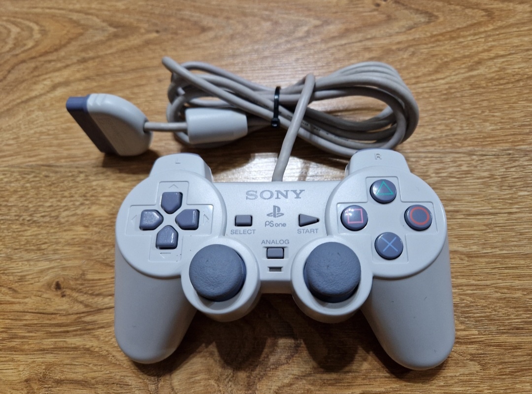 PlayStation 1 ovládač