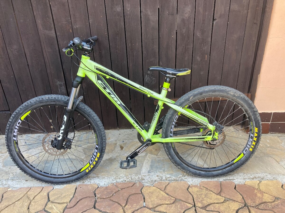 Ctm Raptor 3.0 2015 + prilba Bell