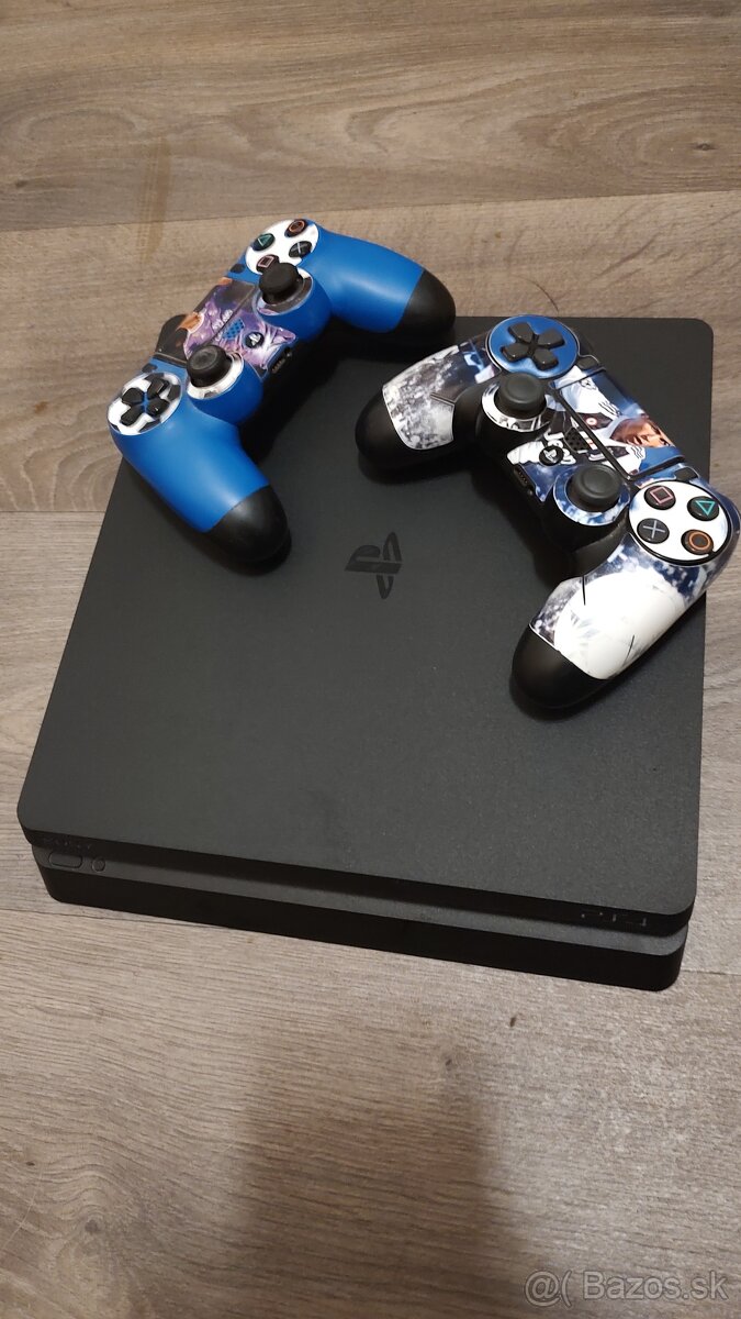 PS4 1tb Slim, 2 ovládače