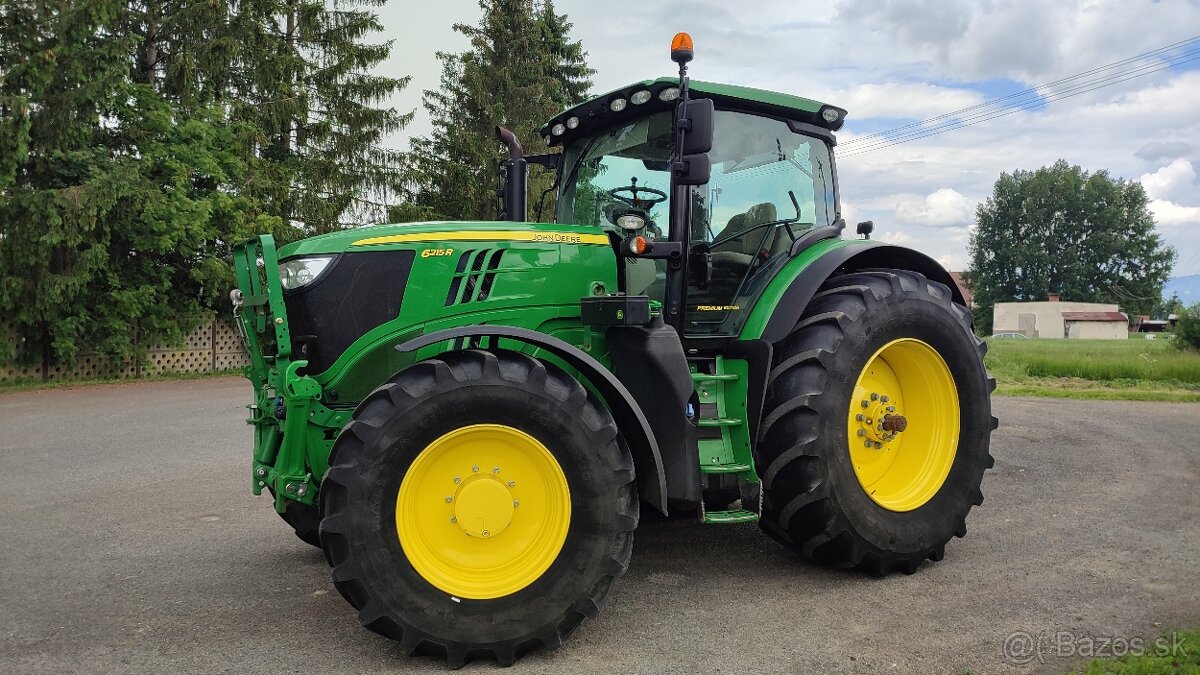 John Deere 6215 R