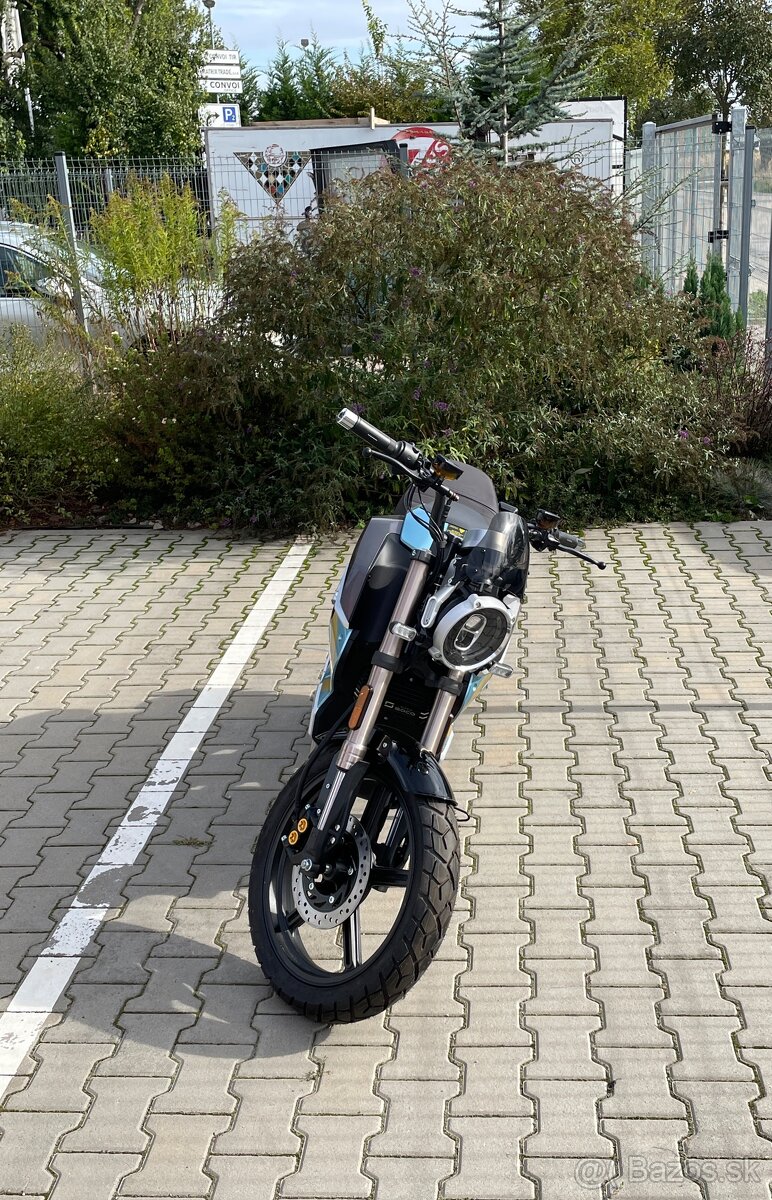 Elektrický motocykel Super Soco TC Wanderer