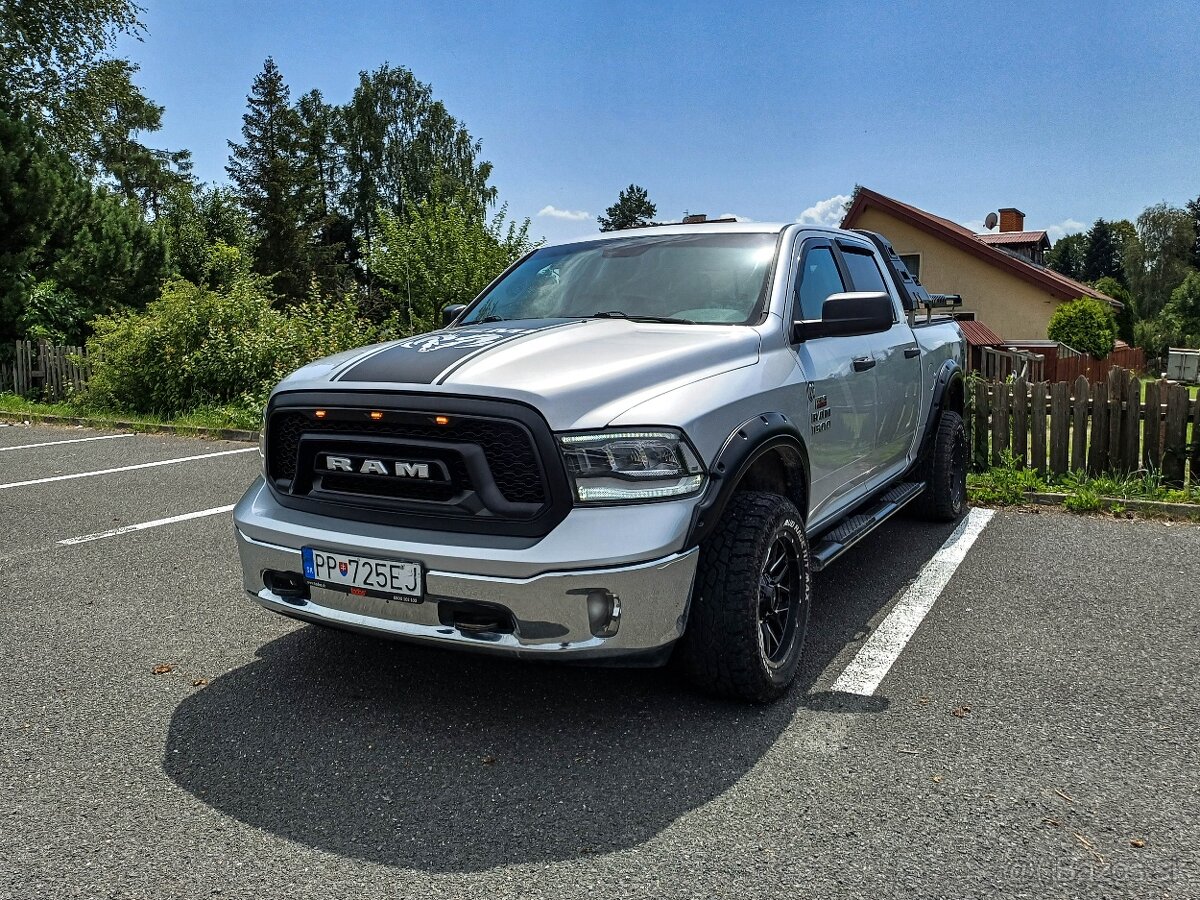 Dodge RAM 1500 5.7 HEMI 295 kW 4x4, r. v. 2017, DPH