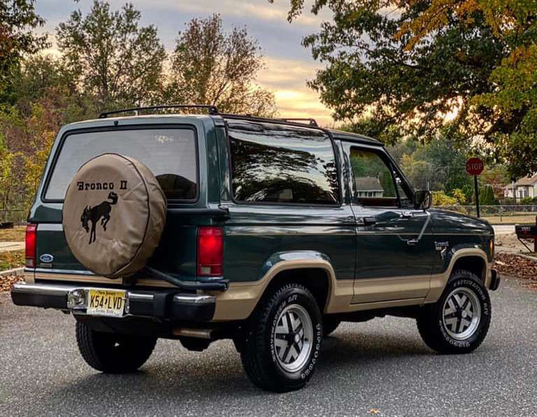 Ford Bronco 2