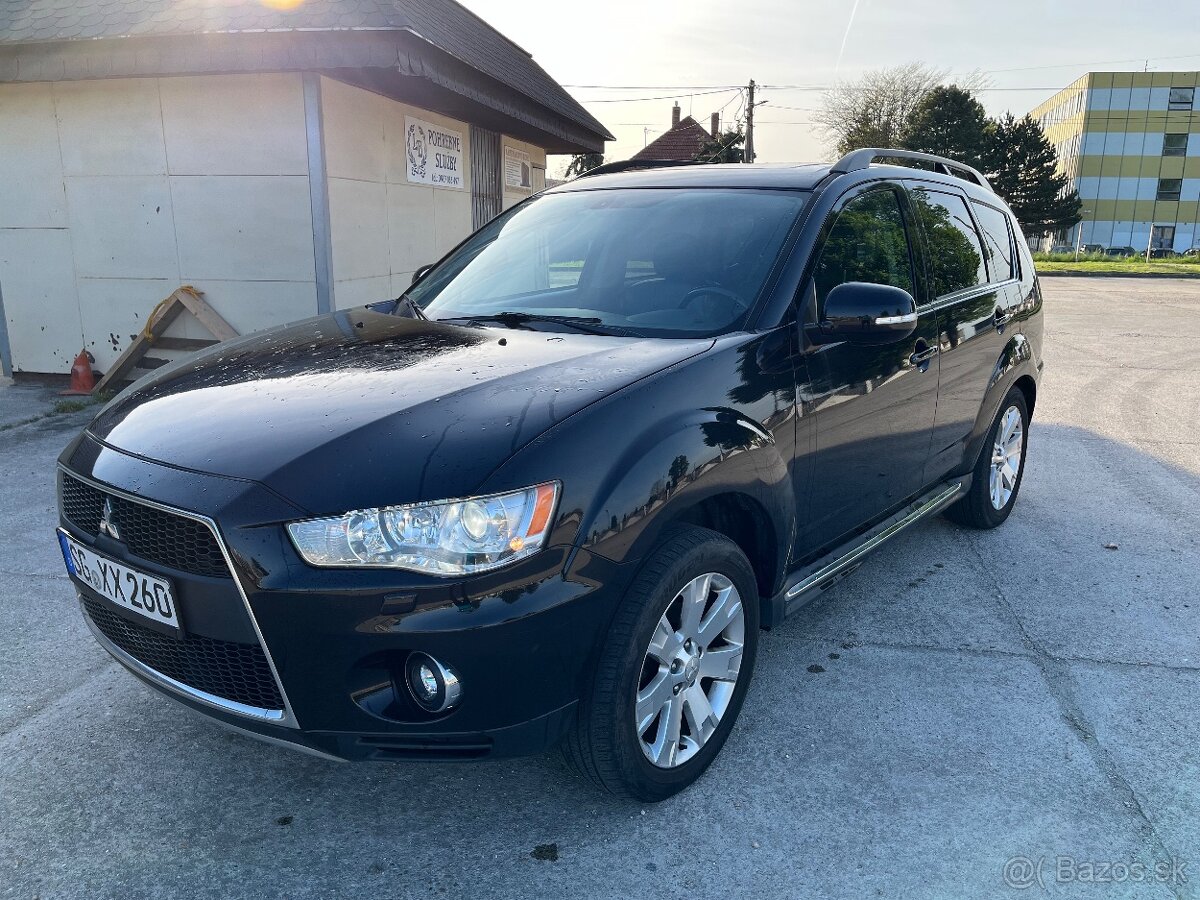 Mitsubishi Outlander 2.2 DI-D 4x4 7miest webasto navi xeno