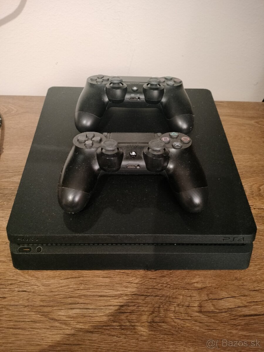 Play Station 4 1 TB plus hry