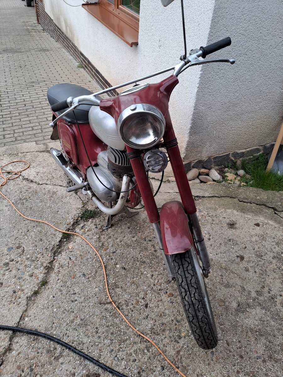 JAWA 250 - 559