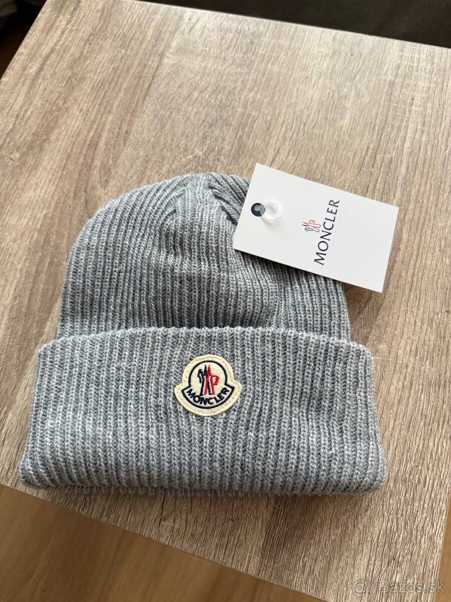 Moncler ciapka siva