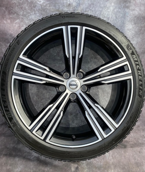 Zimní originální sada Volvo V60 235/40R19 Top cena